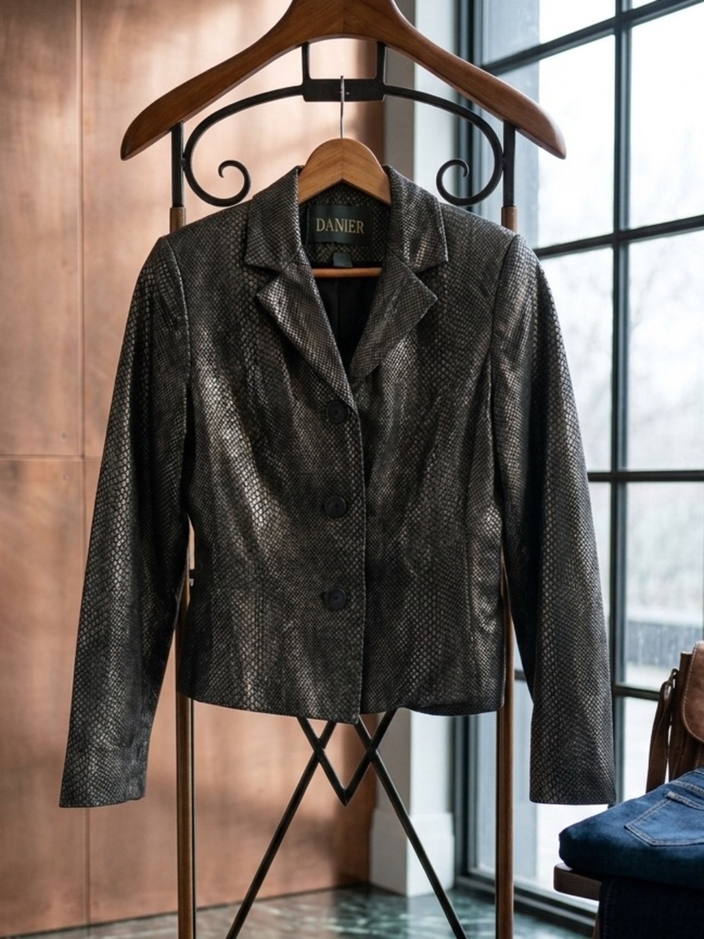 Vintage Danier Green Metallic Snake-Textured Leather Jacket in Bronze S(4-6)